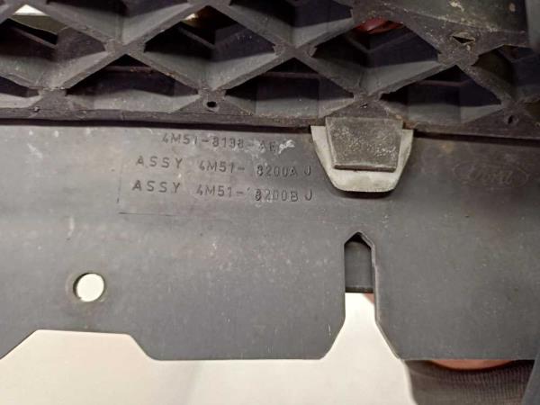 CALANDRE FORD FOCUS 11/04-01/2008 ( CHROME ) AVEC CLEF - Vue 3